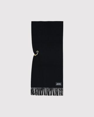 Wool scarf with buckle