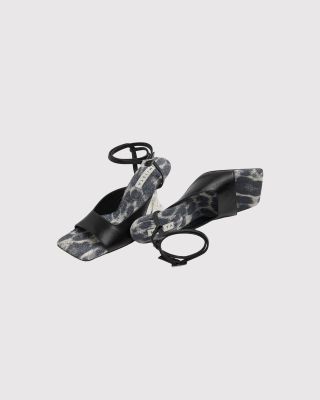 Rozeen sandals